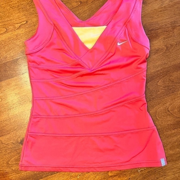 NIKE DRI FIT Ribbed Tank Top Ladies Size Small Excellent Condition Peach Color - Picture 6 of 6